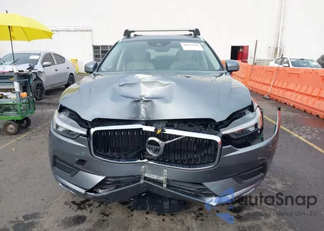 2021 Volvo Xc60 T5 Momentum z USA, uszkodzony, nr VIN YV4102RK3M1810644